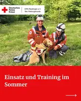 Titelbild Training im Sommer 2026 Zwei Hundeführerinnen und ein Rettungshund der Rettungshunde Reutlingen Schwäbische Alb