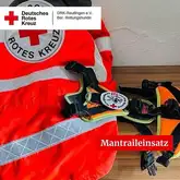 2025-10-03 Einsatz Mantrail Einsatzjacke und Mantrail Geschirr eines Rettungshundeteams des DRK Reutlingen