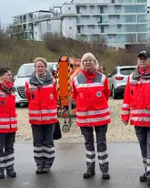 DRK Einsatzkräfte bei einer Besprechung